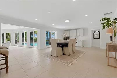 2080 Hawaii Avenue NE, Saint Petersburg, FL 33703 - Photo 13