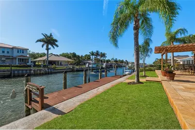 2080 Hawaii Avenue NE, Saint Petersburg, FL 33703 - Photo 41