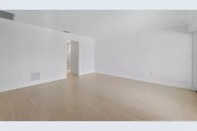 2080 Hawaii Avenue NE, Saint Petersburg, FL 33703 - Photo 25