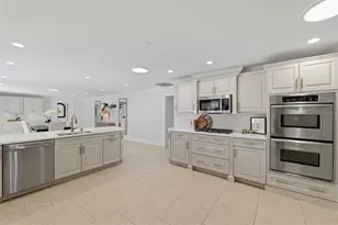 2080 Hawaii Ave NE, Saint Petersburg, FL 33703 - Photo 13