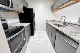 3781 59th Ave W, Bradenton, FL 34210 - Photo 5