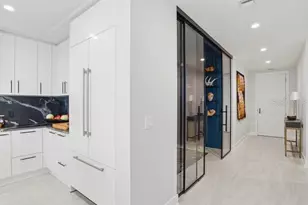 301 1st St S, Saint Petersburg, FL 33701 - Photo 13