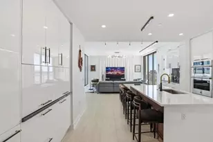 301 1st St S, Saint Petersburg, FL 33701 - Photo 29