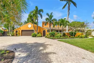 3945 Poinsettia Dr, Saint Pete Beach, FL 33706 - Photo 3