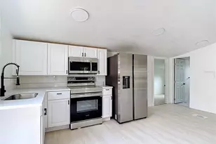 9219 N 13th St, Tampa, FL 33612 - Photo 9