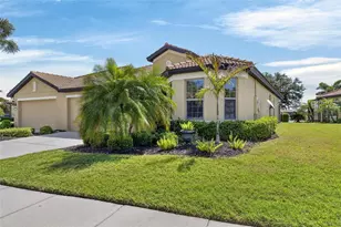 5474 Sunset Falls Dr, Apollo Beach, FL 33572 - Photo 9
