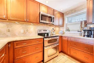 1100 N Shore Dr NE, Saint Petersburg, FL 33701 - Photo 11