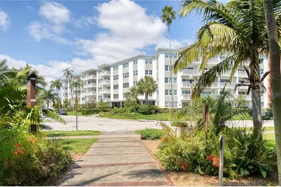 1100 N Shore Drive NE #505, Saint Petersburg, FL 33701 - Photo 1