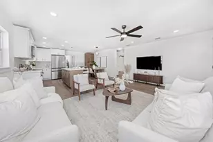 653 64th Ave S, Saint Petersburg, FL 33705 - Photo 3