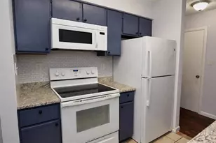 8635 Mallard Reserve Dr, Tampa, FL 33614 - Photo 5