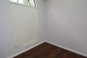 8635 Mallard Reserve Dr, Tampa, FL 33614 - Photo 11