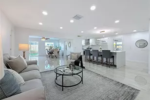 910 Alcazar Wy S, Saint Petersburg, FL 33705 - Photo 7