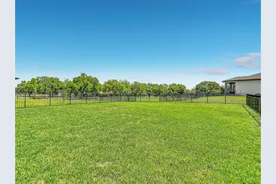 6136 Bradford Woods Drive, Zephyrhills, FL 33542 - Photo 35