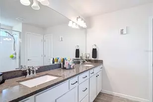 6136 Bradford Woods Dr, Zephyrhills, FL 33542 - Photo 15