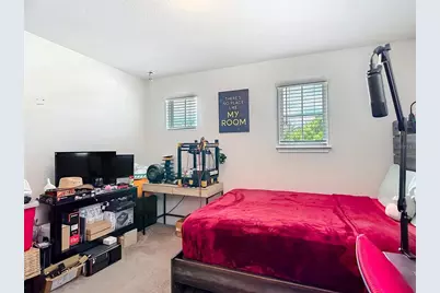 6136 Bradford Woods Drive, Zephyrhills, FL 33542 - Photo 25