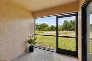 2510 Edgewater Falls Dr, Brandon, FL 33511 - Photo 9