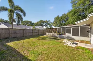 8404 Sandstone Ct, Tampa, FL 33615 - Photo 17