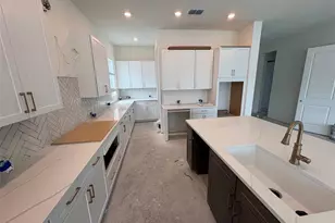 7249 Meadowshade Ct, Sarasota, FL 34241 - Photo 5