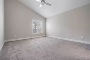 2315 Lyncrest Ct, Valrico, FL 33596 - Photo 19