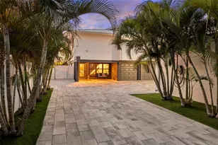 439 Causeway Blvd, Dunedin, FL 34698 - Photo 1