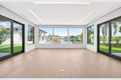 460 Coffee Pot Riviera NE, Saint Petersburg, FL 33704 - Photo 11