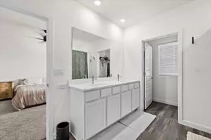 31891 Oyster Trellis Ln, Wesley Chapel, FL 33545 - Photo 11