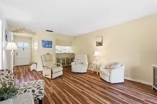 404 Windrush Bay Dr, Tarpon Springs, FL 34689 - Photo 7