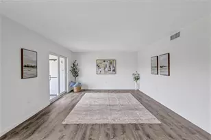 8817 Bay Pointe Dr, Tampa, FL 33615 - Photo 17