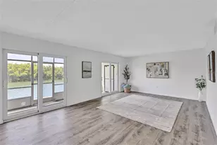 8817 Bay Pointe Dr, Tampa, FL 33615 - Photo 15