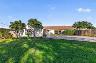 4200 Beach Dr SE, Saint Petersburg, FL 33705 - Photo 3