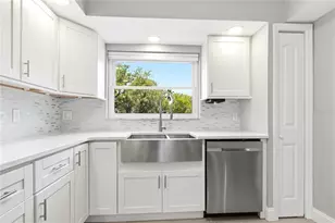 12482 Capri Cir N, Treasure Island, FL 33706 - Photo 17