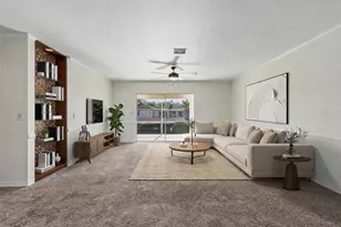 10314 Carrollwood Ct, Tampa, FL 33618 - Photo 11