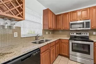 10314 Carrollwood Ct, Tampa, FL 33618 - Photo 5