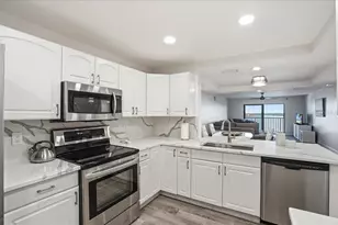7300 Sun Island Dr S, South Pasadena, FL 33707 - Photo 5