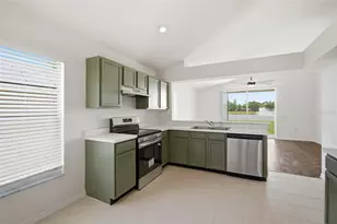 12501 Lake Vista Dr, Gibsonton, FL 33534 - Photo 7