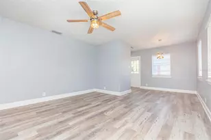 3911 W Tyson Ave, Tampa, FL 33611 - Photo 3