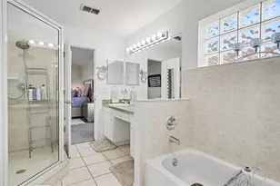 2333 Towering Oaks Cir, Seffner, FL 33584 - Photo 17