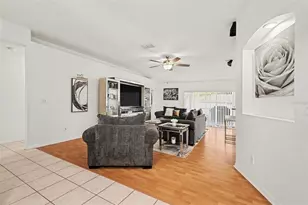 2333 Towering Oaks Cir, Seffner, FL 33584 - Photo 5