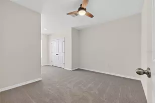 33105 Major Oak Dr, Wesley Chapel, FL 33545 - Photo 43