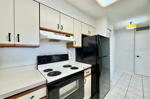 2333 Feather Sound Dr, Clearwater, FL 33762 - Photo 5