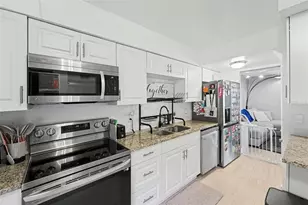 1819 Clearbrooke Dr, Clearwater, FL 33760 - Photo 3