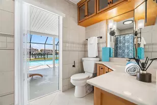 11900 7th St E, Treasure Island, FL 33706 - Photo 17