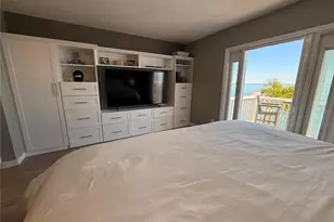 4942 Coquina Key Dr SE, Saint Petersburg, FL 33705 - Photo 11