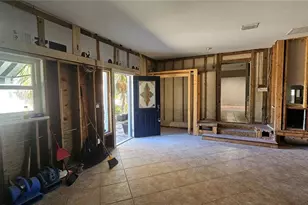 208 48th Ave N, Saint Petersburg, FL 33703 - Photo 9