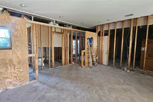 208 48th Ave N, Saint Petersburg, FL 33703 - Photo 5