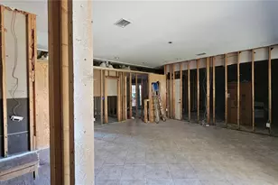 208 48th Ave N, Saint Petersburg, FL 33703 - Photo 11