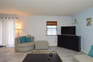 3873 Pompano Dr SE, Saint Petersburg, FL 33705 - Photo 15