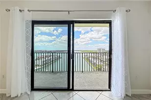 7300 Sun Island Dr S, South Pasadena, FL 33707 - Photo 21