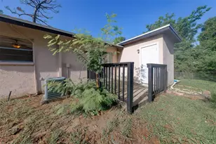 1109 E Rohe St, Tarpon Springs, FL 34689 - Photo 31