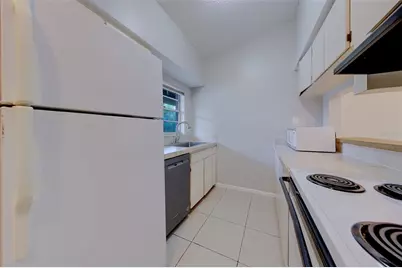 1109 E Rohe Street #A & B, Tarpon Springs, FL 34689 - Photo 7